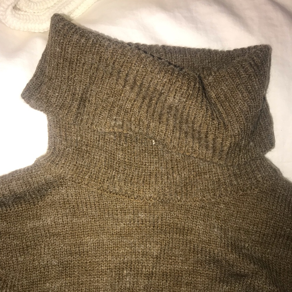 forever 21 boxy crop turtleneck